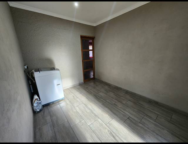 6 BEDROOM HOUSE FOR SALE IN SASOLBURG EXT 23